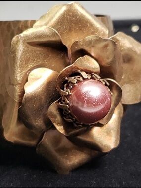 Vintage Ollipop Floral Cuff Bracelet Cabochon Center